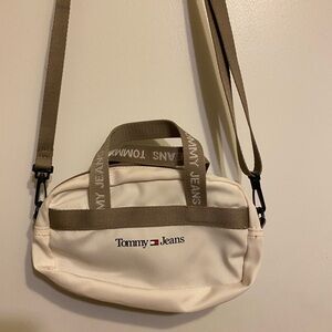 Tommy Hilfiger Crossbody Bag